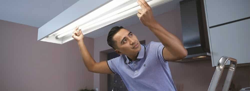Hướng Dẫn Thay Tuýp LED Vào Máng Huỳnh Quang Cũ 1 Hướng Dẫn Thay Tuýp Led Vào Máng Huỳnh Quang Cũ